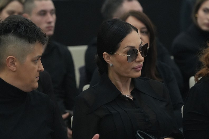 OGLASILA SE CECA RAŽNATOVIĆ POVODOM SMRTNOG SLUČAJA Pevačica objavila fotografiju, u oproštajnoj poruci napisala samo dve reči