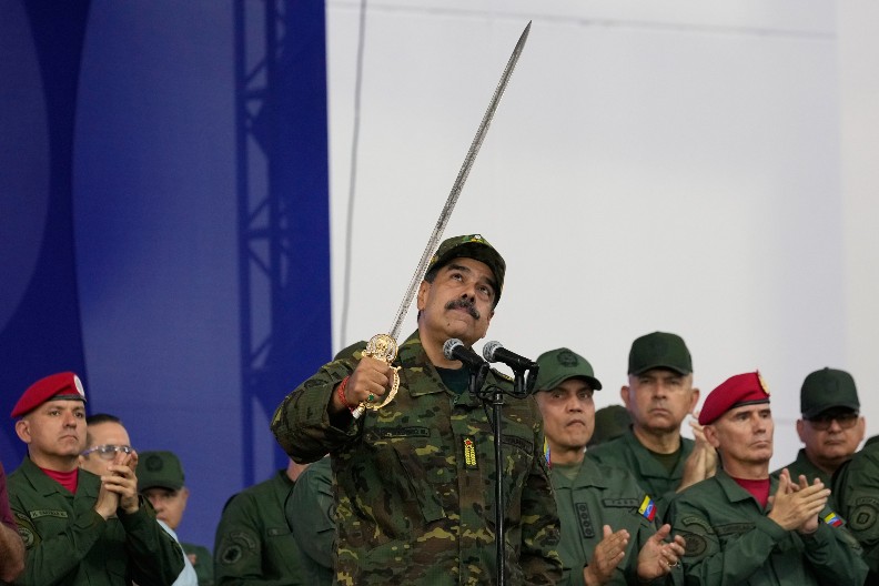 MADURO SE POPEO NA BINU, PA VITLAO MAČEM! Za Amerikance je imao samo jednu poruku