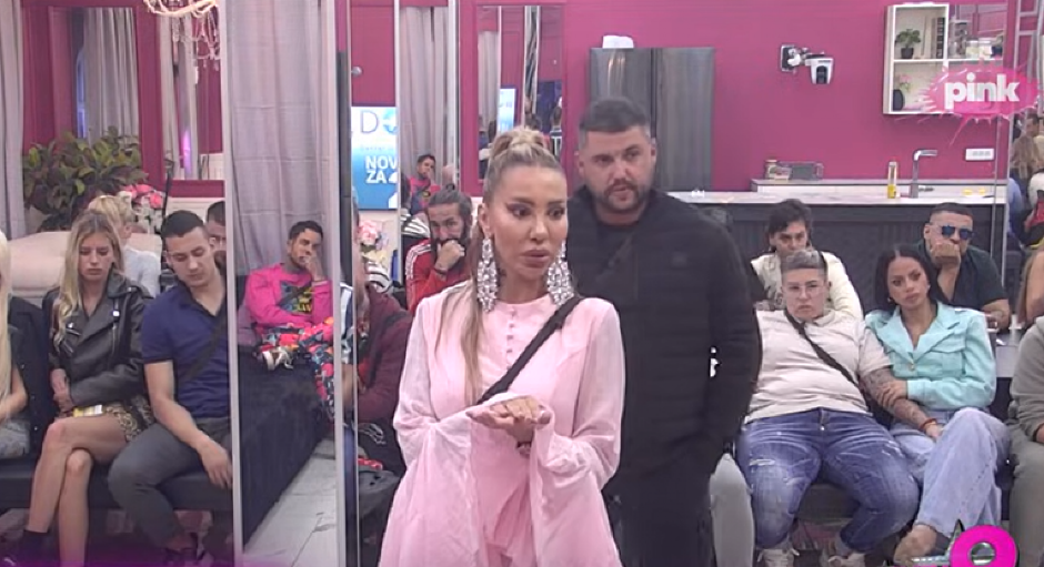 "MOJA DIVNA SNAJKA" Asminov otac objavio Anelinu fotku i podržao je javno, a Staniju otpisao za sva vremena (FOTO)