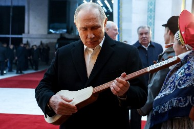 PUTIN PROBAO DA ZASVIRA, NIJE LEPO ZVUČALO Lukašenko probao da izvadi situaciju, ali... (VIDEO)