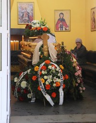 ''POSLEDNJI POZDRAV SESTRI LJILJI...'' Natpisi na vencima pored kovčega Ljiljane Jorgovanović slamaju srca (FOTO)