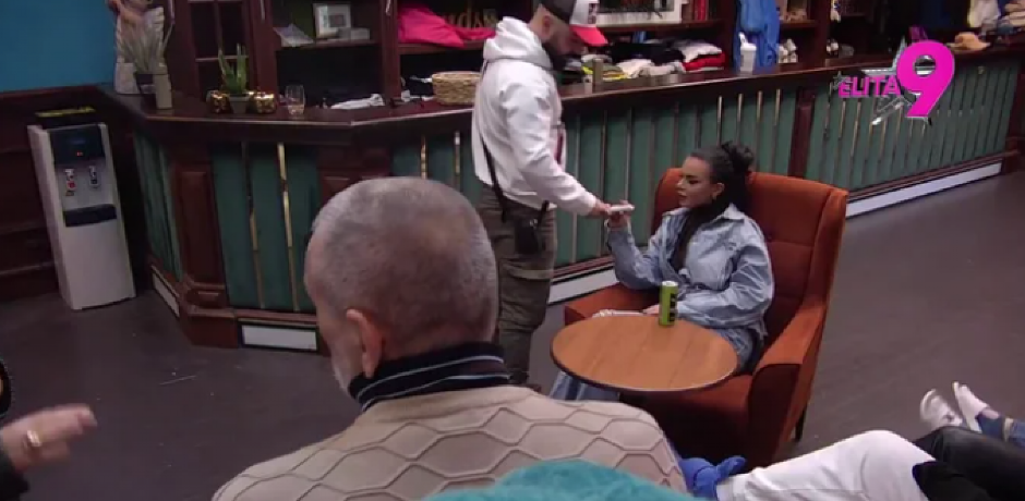 ANITA DOBILA POKLON OD LUKE Vujović se više ne libi da joj se udvara, Aneli Ahmić je prošlost!