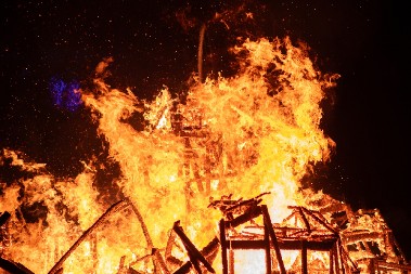 MUŠKARAC ZAPALIO SINAGOGU Drama u Rusiji