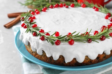 BEZGLUTENSKA TORTA SA JABUKAMA ODUŠEVILA DOMAĆICE Džejmi Oliver je baš ovako pravi