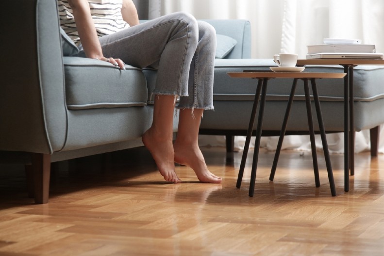 KAKO OSVEŽITI STARI PARKET Prebrišite ga ovim prirodnim rastvorom, zasijaće kao da je nov!