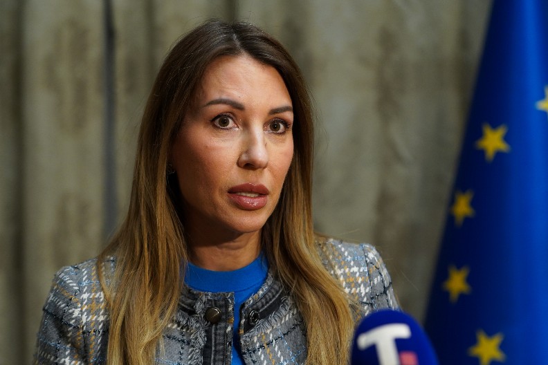 "NIKAKVIH KANISTERA NEĆE BITI" Đedović Handanović o sankcijama NIS-u: Nema razloga za brigu, država će osigurati stabilnost tržišta