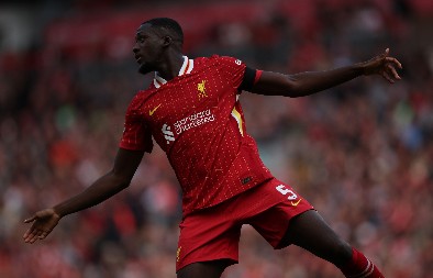 SKROMNOST NA DELU Zvezda Liverpula ima astronomsku platu, a evo koji automobil vozi (VIDEO)