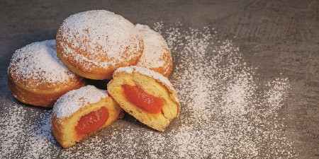 KROFNE SA DŽEMOM OD KAJSIJA Neodoljive i mekane, a savršeno se slažu sa šoljom kafe