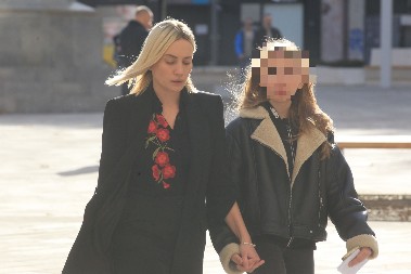 SAHRANA MILORADA MILINKOVIĆA Bivša žena grli njihovu uplakanu ćerku, suze i jecaji na Novom groblju (VIDEO)