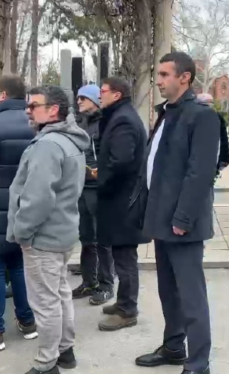 MEMEDOVIĆ NEM OD BOLA Jovan u crnini došao na sahranu Milorada Milinkovića (VIDEO)