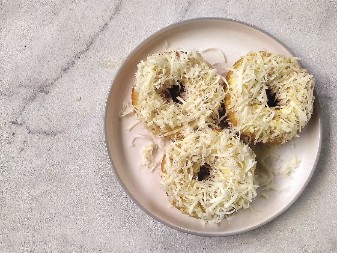 KROFNE SA KAČKAVALJEM Neodoljive i slane, a savršeno se slažu sa jogurtom i kiselim mlekom