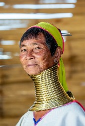 MITOVI I LEGENDE O TRADICIJI DUGIH VRATOVA Kako pleme Padaung privlači posetioce iz celog sveta (FOTO)