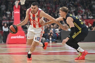 ZVEZDA PALA U ARENI Fener zaličio na Golden Stejt i prekinuo seriju pobeda crveno-belih