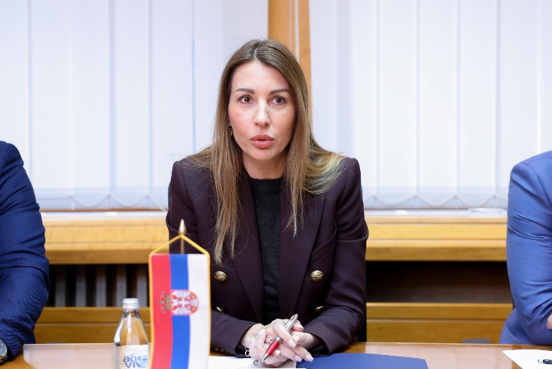 Đedović Handanović „Važno da dijalog o sankcijama vodimo sa Trampovom administracijom“