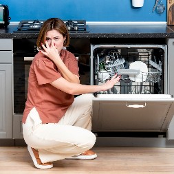 U KUHINJI VAM STALNO NEŠTO SMRDI, A NE ZNATE ŠTA? Trik sa čačkalicom će zauvek rešiti problem!