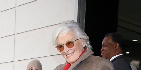 FARMERKE PADAJU U ZABORAV Ove pantalone će vas totalno raspametiti, prelepe i komforne, savršene su za sve prilike