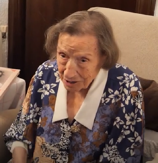 BAKA ANGELINA (111) OVO PIĆE PIJE SVAKI DAN  Održava je vitalnom i zdravom, a za njega su vam potrebna samo 3 sastojka