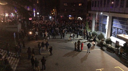 ODRŽAN POLITIČKI PROTEST ISPRED RTS-a Centar grada blokiran, među prisutnima bio i Dragan Đilas (FOTO/VIDEO)