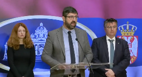 "SELJAČINO ODVRATNA... MATORA, ODVRATNA!" Skandalozno ponašanje predstavnika ZLF u Skupštini (VIDEO)