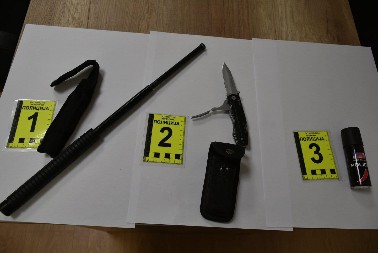 NAŠLI MU PALICU, NOŽ I SUZAVAC Blokader se uputio da pomogne kolegama u Negotinu!