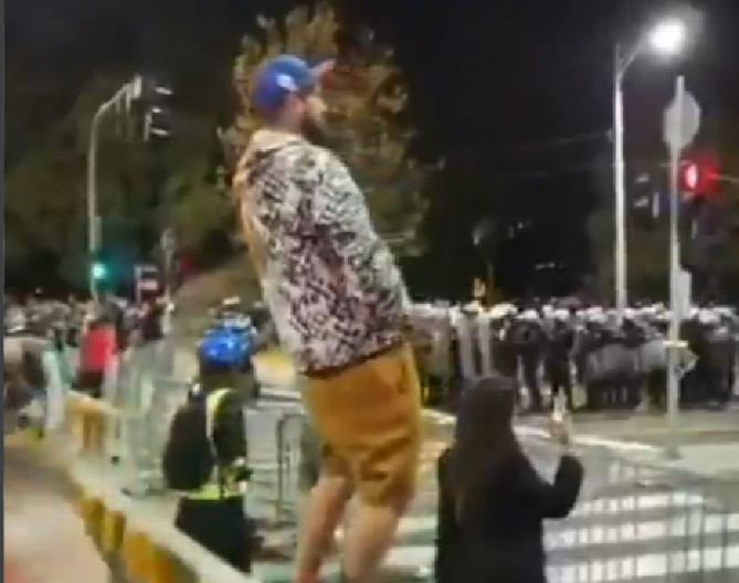 BLOKADERI U ČUDU Šešelj ukazao na veliki skandal