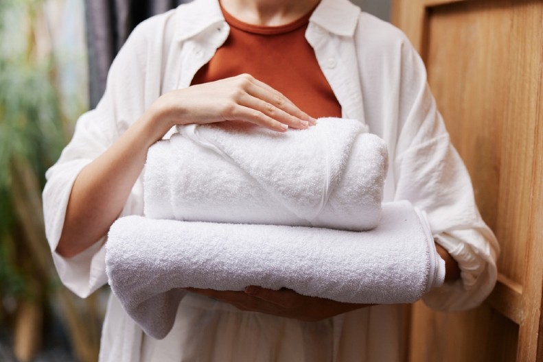 PEŠKIRI ĆE BITI BELI I NEŽNI KAO U SKUPOM HOTELU Sobarica otkrila trik za pranje bez omekšivača