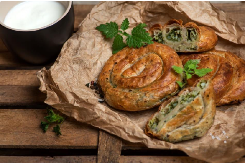 ČUDO OD KORA Evo kako da napravite najmekše i najhrskavije zalogaje sa sirom i spanaćem