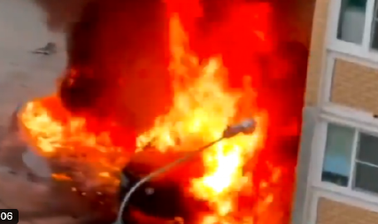 RAZNET DŽIP POZNATOG RUSA! Stravične eksplozije u Moskvi, sve je u sekundi odletelo u vazduh (VIDEO)