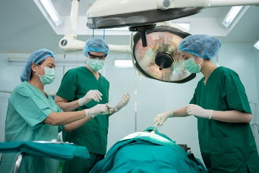 UPALJAČ STAR 30 GODINA IZVAĐEN IZ ŽELUCA Lekari zapanjeni