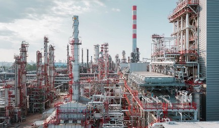 NIS I DALJE BEZ ODLUKE SAD Rafinerija staje, zakazan hitan sastanak