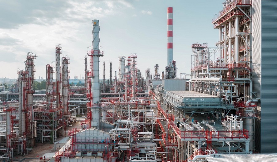 NIS I DALJE BEZ ODLUKE SAD Rafinerija staje, zakazan hitan sastanak