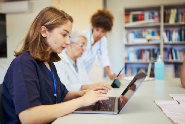 MEDICINSKA SESTRA OTKRIVA „Ovo je 6 znakova da se osoba nalazi svega nekoliko dana od smrti“