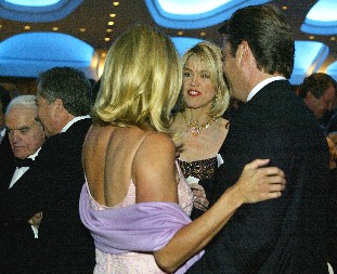 "MOJA MALOLETNA ĆERKA SPAVA SA TVOJIM MUŽEM"  Varao je najlepšu ženu na svetu, a onda je priča postala jezivija!