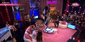 "PREVARIO BIH JE, ONA MENE VIŠE VOLI NEGO JA NJU" Pevač je godinama u braku, svi su mislili da je idealan, a sada je u emisiji šokirao priznanjem