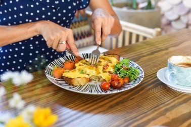 SVAKOG DANA ISTA HRANA Mislite da je tako zdravije, ali evo šta eksperti misle o ovom planu ishrane