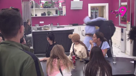 NEVIĐENA TUČA U ELITI Pao fizički obračun između Asmina i Aneli, obezbeđenje ne može da ih razdvoji!