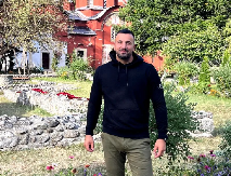 VLADIMIR TOMOVIĆ NE MOŽE DA PREĐE GRANICU Rijaliti učesnik se našao u teškoj situaciji, moli za pomoć!