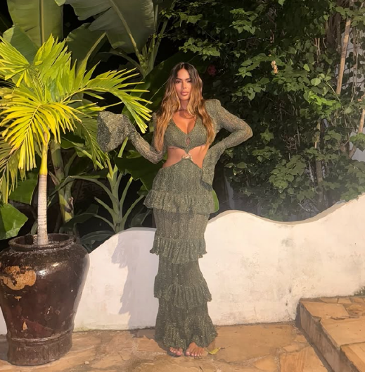 NAŠA MANEKENKA U NESVAKIDAŠNJOJ AKCIJI! Jaše konja u vodi, javnost u neverici (FOTO)