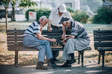OVAKO SU U SRBIJI RASLE PENZIJE ZAHVALJUJUĆI VUČIĆU Od 2018. do 2026. očekivani rast od čak 139,4 odsto