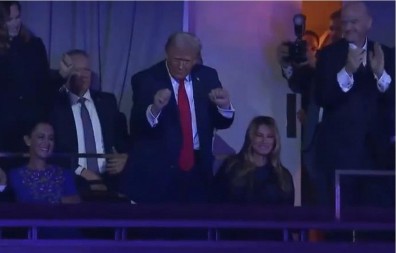 TRAMP ĐUSKAO NA IZVLAČENJU GRUPA ZA SP U FUDBALU! Ukrao šou, oduševio Melaniju i Klaudiju (VIDEO)