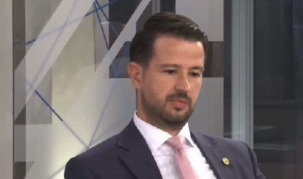 "KLEO SE I U SVETOG VASILIJA DA ĆE NAPUSTITI VLADU" Milatović uzvraća Kneževiću na prozivke: Opšti haos oko kolektora u Botunu