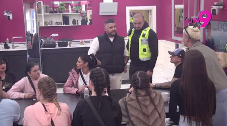 KARAMBOL U ELITI Asmin žestoko zaratio sa cimerom, obezbeđenje hitno uletelo na imanje