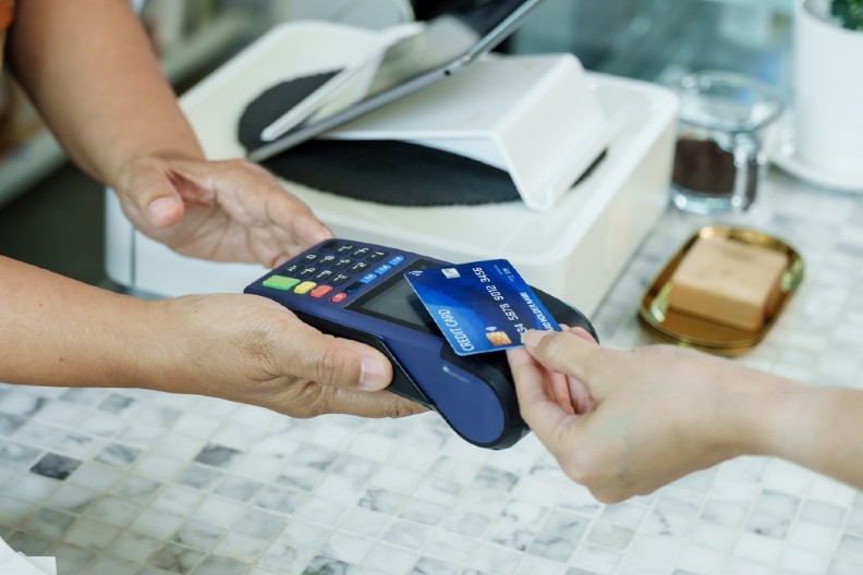 OGLASILA SE NARODNA BANKA SRBIJE Evo kako možete plaćati gorivo i račune