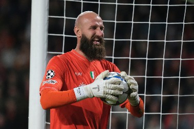 SRBIN JE HEROJ NAPOLIJA Milinković-Savić odbranio penal i doneo bod šampionu