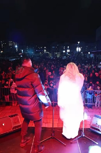 "SUMNJALA SAM DA ME JE PREVARIO TOKOM TRUDNOĆE" Naša pevačica čeka treće dete sa kolegom, šokirala priznanjem o preljubi