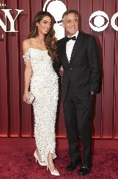 HOROSKOP ZA PONEDELJAK OTKRIVA DRAMU: Problemi tresu Bika i Škorpiju, Rak u DIREKTNOM OKRŠAJU, a ovaj znak traži spas u tišini!