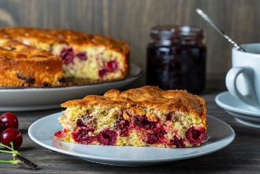 ŽUTI KOLAČ SA VIŠNJAMA Starinski recept "na čaše" koji se prenosi generacijama