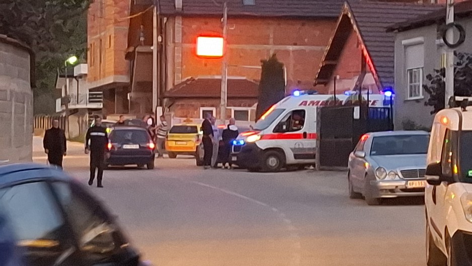 UKRALI AUTO, PA OTIŠLI U PLJAČKU  Prevarili prodavca, pa otišli do kockarnice gde su isukli mačetu