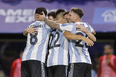 TEŽAK SKANDAL U ARGENTINI Policija upala u prostorije Saveza zbog pranja novca (VIDEO)