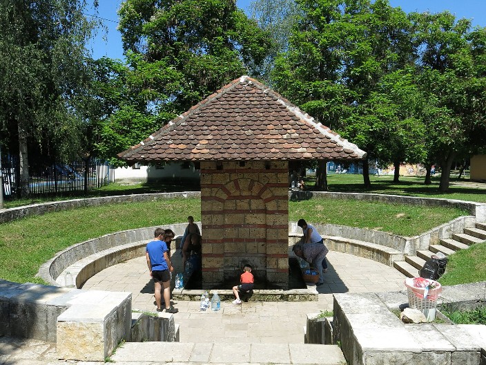 Prirodno čudo u Srbiji – voda koja „vri“ čak i zimi, smeštaj već od 35 evra